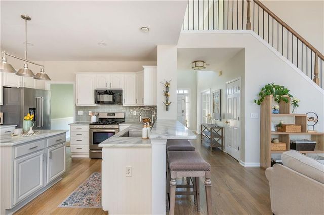 210 Glenhaven Way, Woodstock, GA 30188