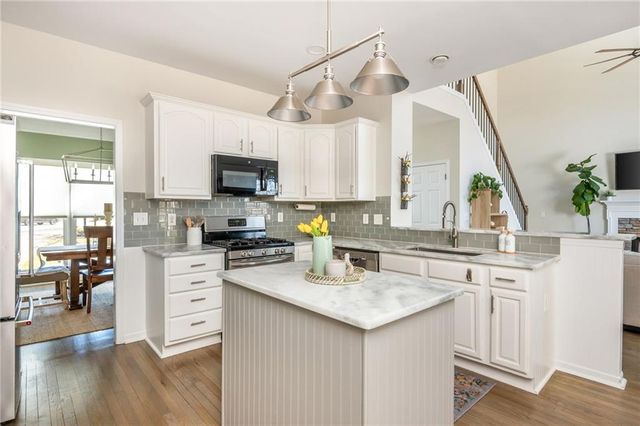 210 Glenhaven Way, Woodstock, GA 30188