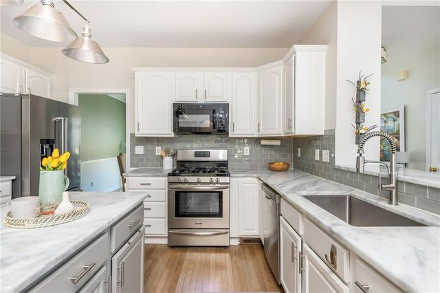 210 Glenhaven Way, Woodstock, GA 30188