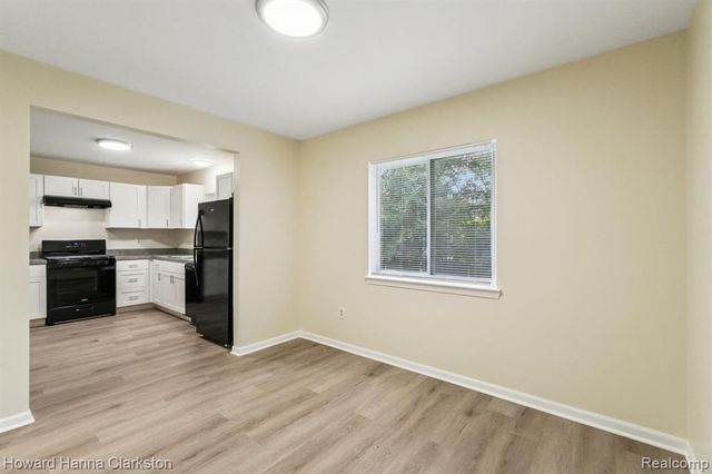 73 Poplar Avenue, Pontiac, MI 48342