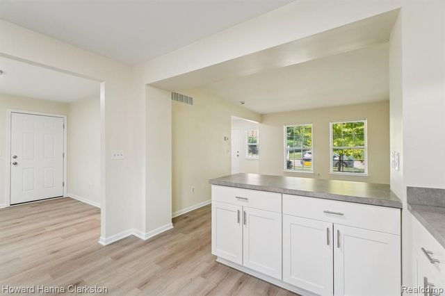 73 Poplar Avenue, Pontiac, MI 48342