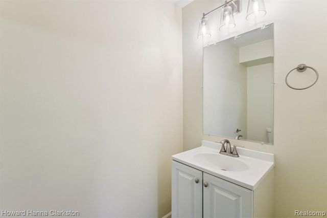 73 Poplar Avenue, Pontiac, MI 48342