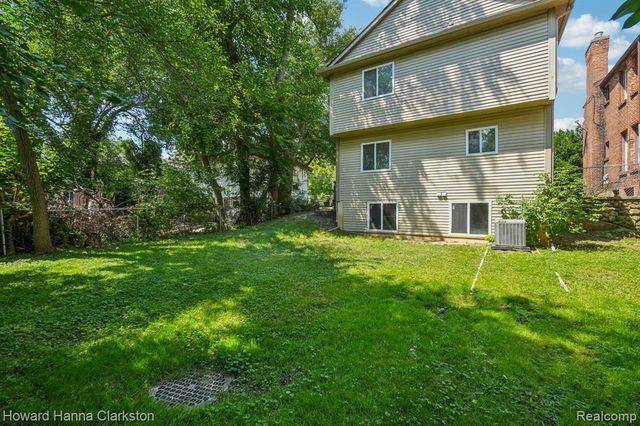 73 Poplar Avenue, Pontiac, MI 48342