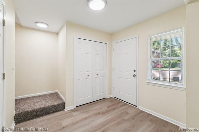 73 Poplar Avenue, Pontiac, MI 48342