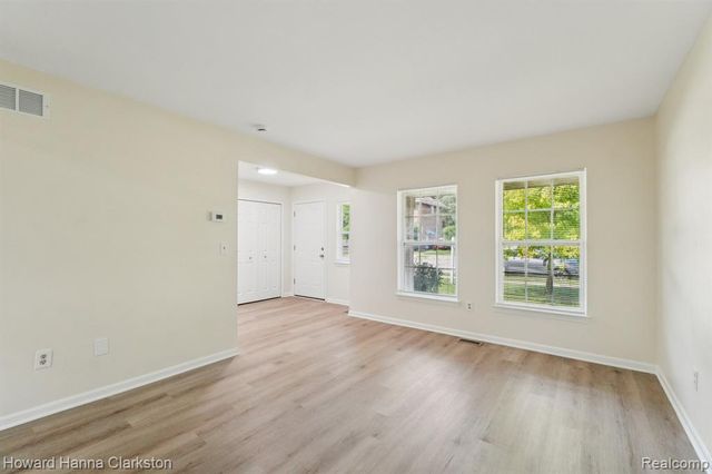 73 Poplar Avenue, Pontiac, MI 48342