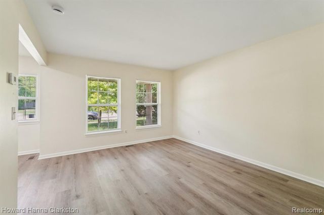 73 Poplar Avenue, Pontiac, MI 48342