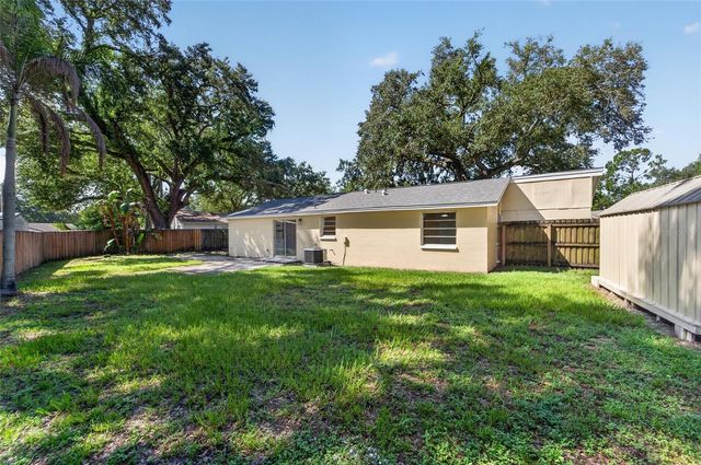522 HIGHVIEW CIRCLE N, Brandon, FL 33510