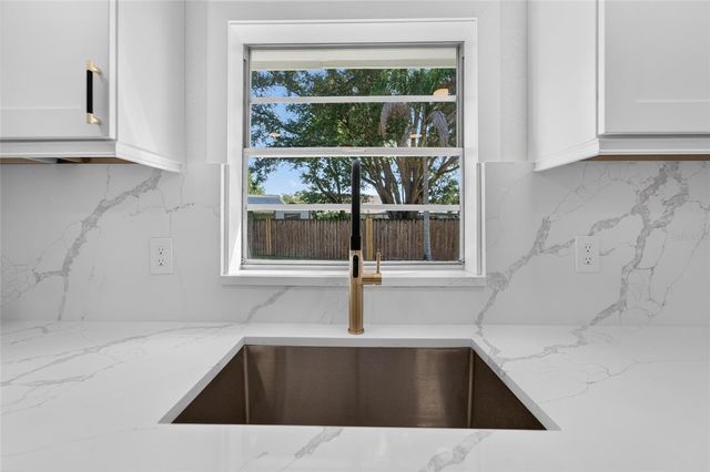 522 HIGHVIEW CIRCLE N, Brandon, FL 33510