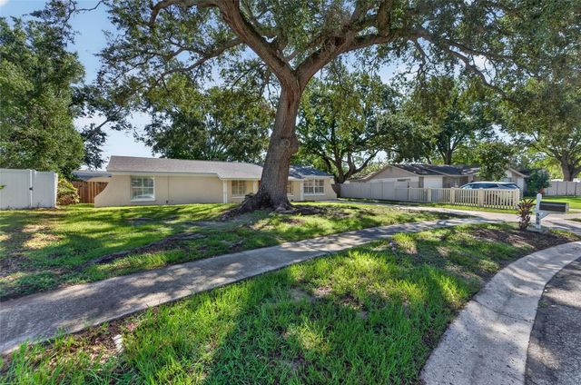 522 HIGHVIEW CIRCLE N, Brandon, FL 33510