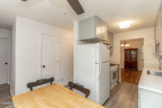 28570 Simmons Road, Perrysburg, OH 43551