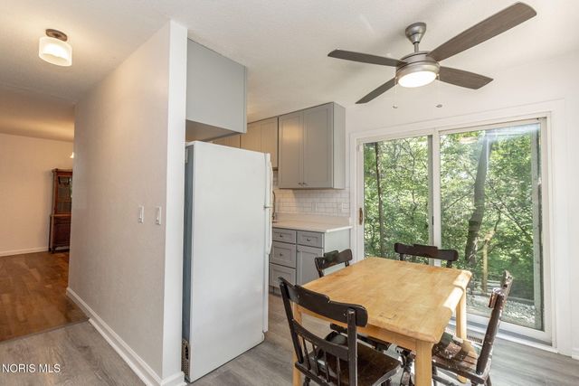 28570 Simmons Road, Perrysburg, OH 43551