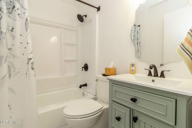 28570 Simmons Road, Perrysburg, OH 43551