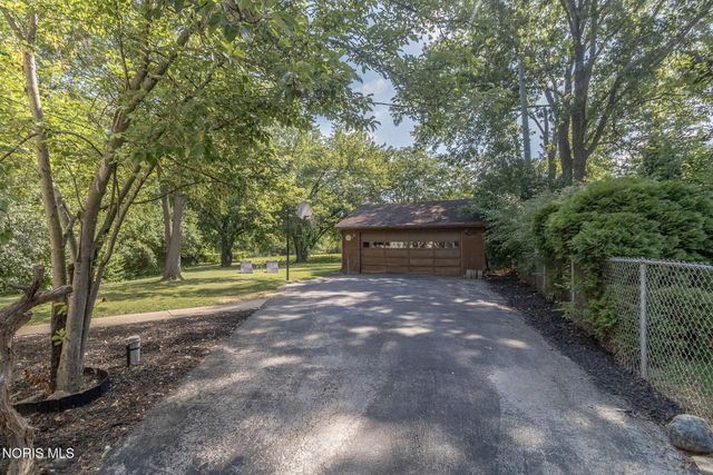 28570 Simmons Road, Perrysburg, OH 43551