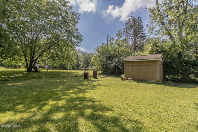 28570 Simmons Road, Perrysburg, OH 43551