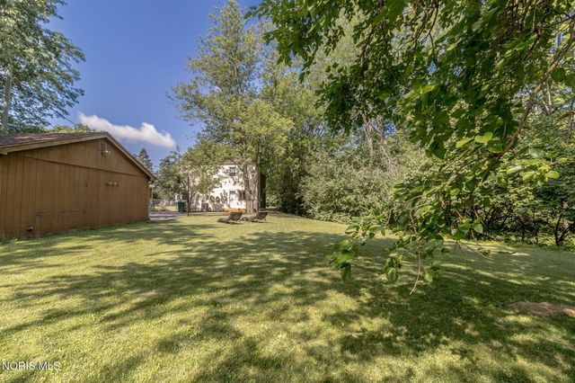28570 Simmons Road, Perrysburg, OH 43551