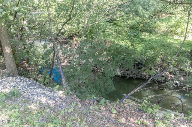 28570 Simmons Road, Perrysburg, OH 43551