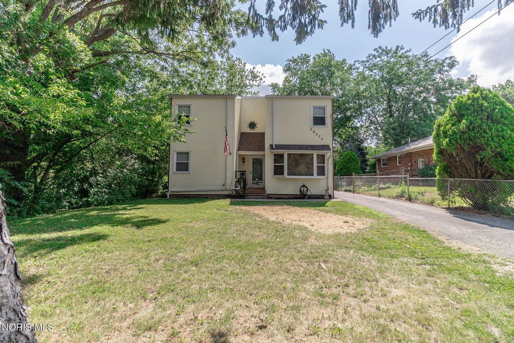 28570 Simmons Road, Perrysburg, OH 43551