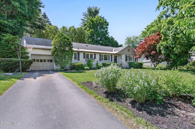 6 Foxhall Drive, Saratoga Springs, NY 12866