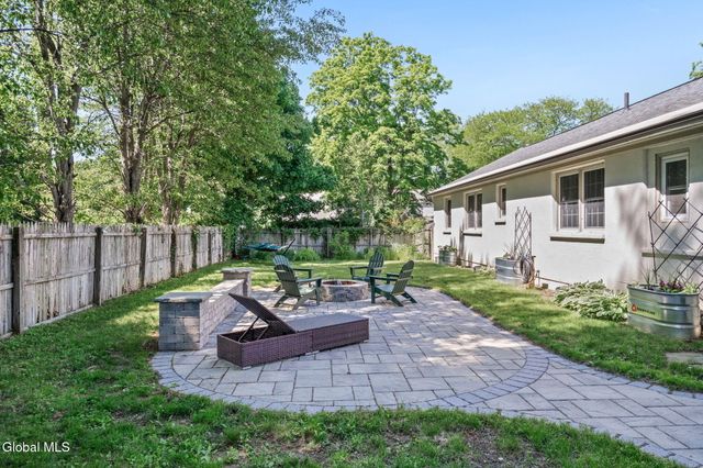 6 Foxhall Drive, Saratoga Springs, NY 12866