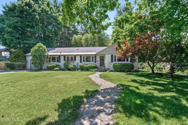 6 Foxhall Drive, Saratoga Springs, NY 12866