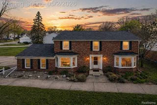 35746 Old Homestead Drive, Farmington, MI 48335
