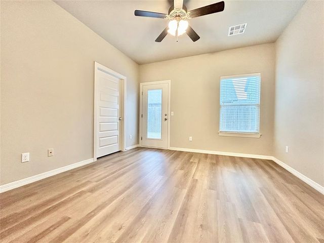 2188 Camino Del Plaza Lane, Edmond, OK 73013