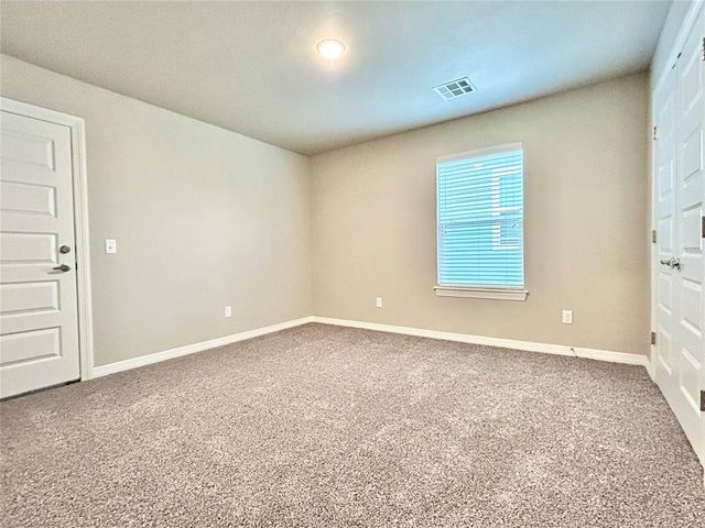 2188 Camino Del Plaza Lane, Edmond, OK 73013