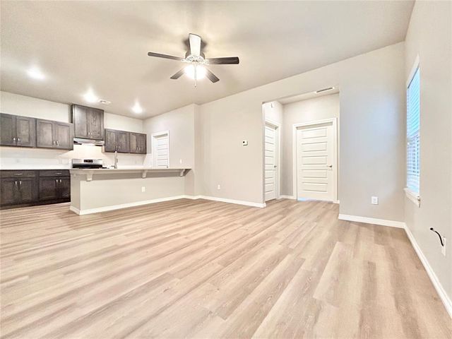 2188 Camino Del Plaza Lane, Edmond, OK 73013