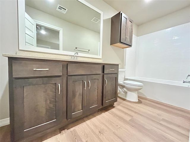 2188 Camino Del Plaza Lane, Edmond, OK 73013