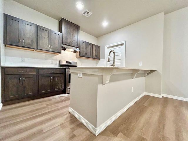 2188 Camino Del Plaza Lane, Edmond, OK 73013