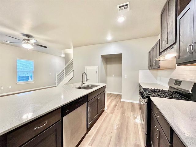 2188 Camino Del Plaza Lane, Edmond, OK 73013
