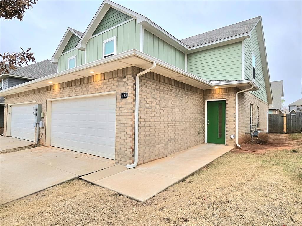 2188 Camino Del Plaza Lane, Edmond, OK 73013