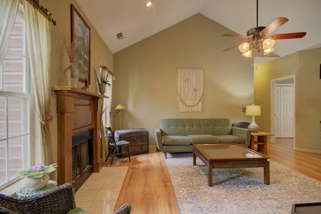 35 Kitchen Way West, Dahlonega, GA 30533