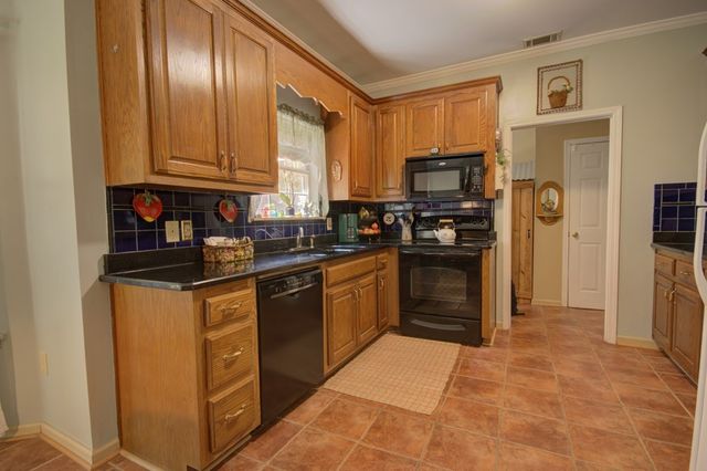 35 Kitchen Way West, Dahlonega, GA 30533