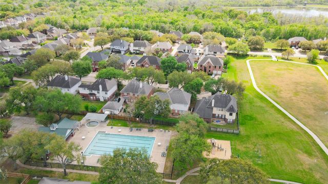 15415 Longhorn Cavern Drive, Sugar Land, TX 77498