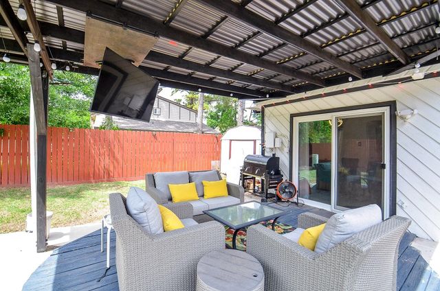 17823 S Cypress Villas Drive, Spring, TX 77379
