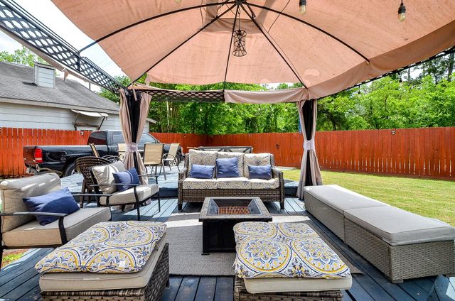 17823 S Cypress Villas Drive, Spring, TX 77379