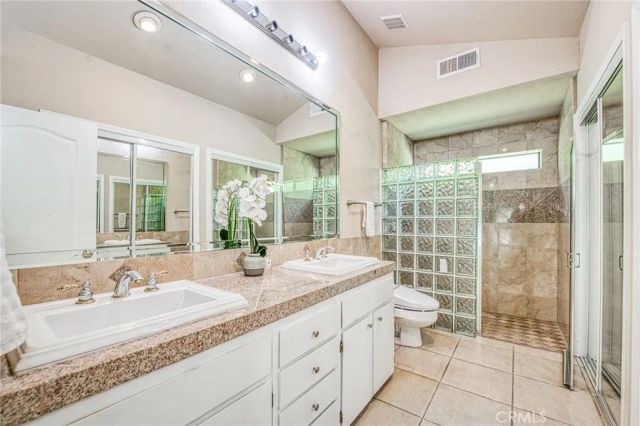 12235 Willow Avenue, Clovis, CA 93619