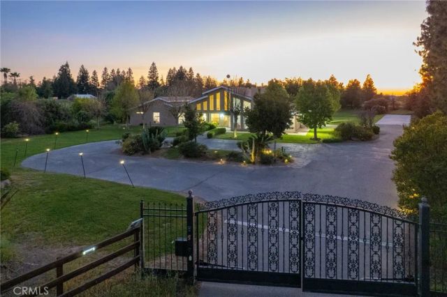 12235 Willow Avenue, Clovis, CA 93619