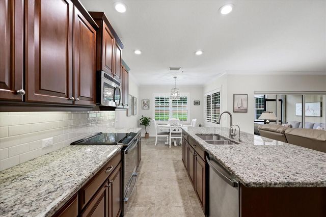 8137 MIRAMAR WAY, Lakewood Ranch, FL 34202