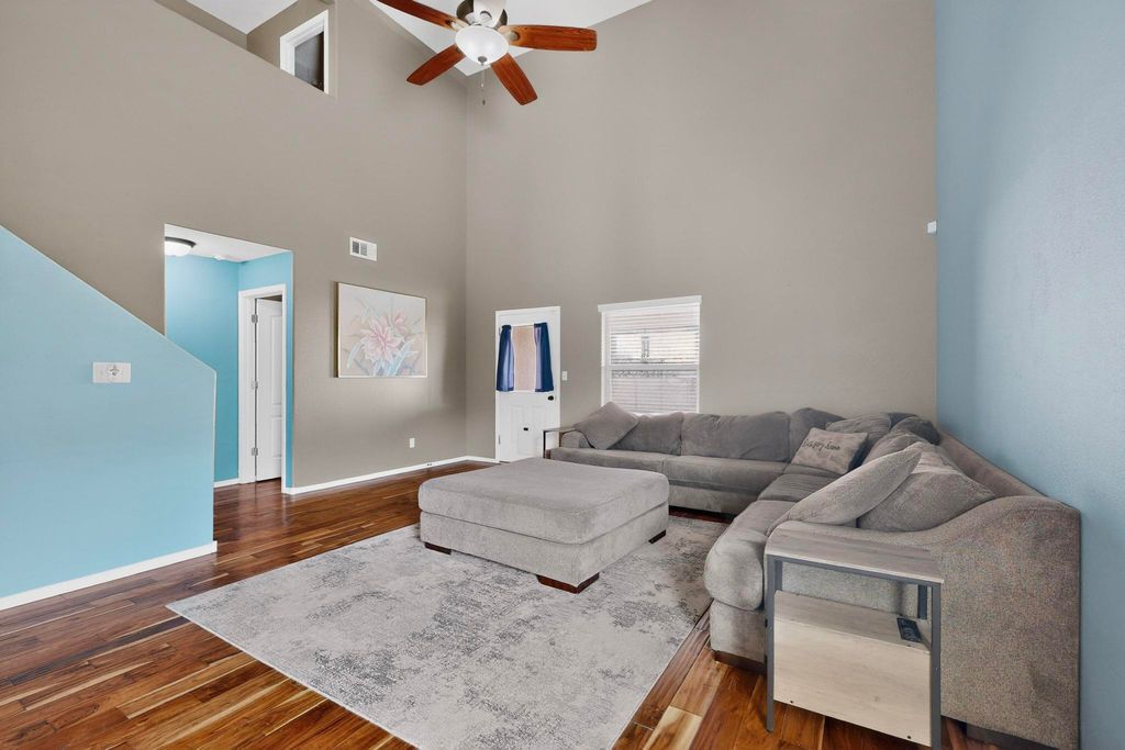 Image 11 of property listing at 3330 Campfire Street SW, Los Lunas, NM 87031