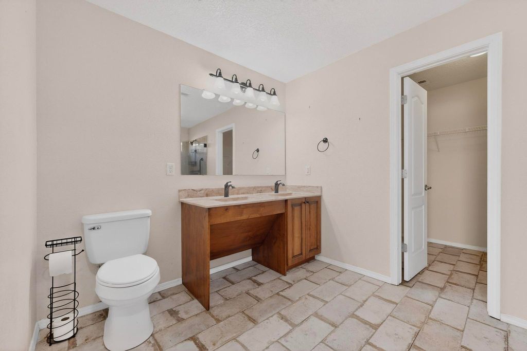 Image 17 of property listing at 3330 Campfire Street SW, Los Lunas, NM 87031