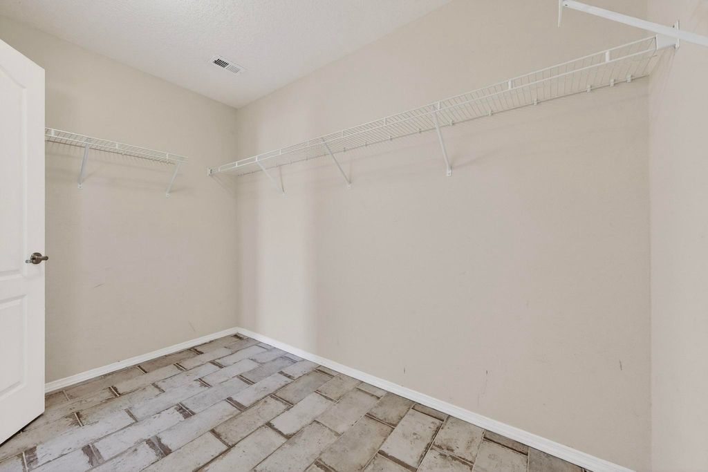 Image 19 of property listing at 3330 Campfire Street SW, Los Lunas, NM 87031