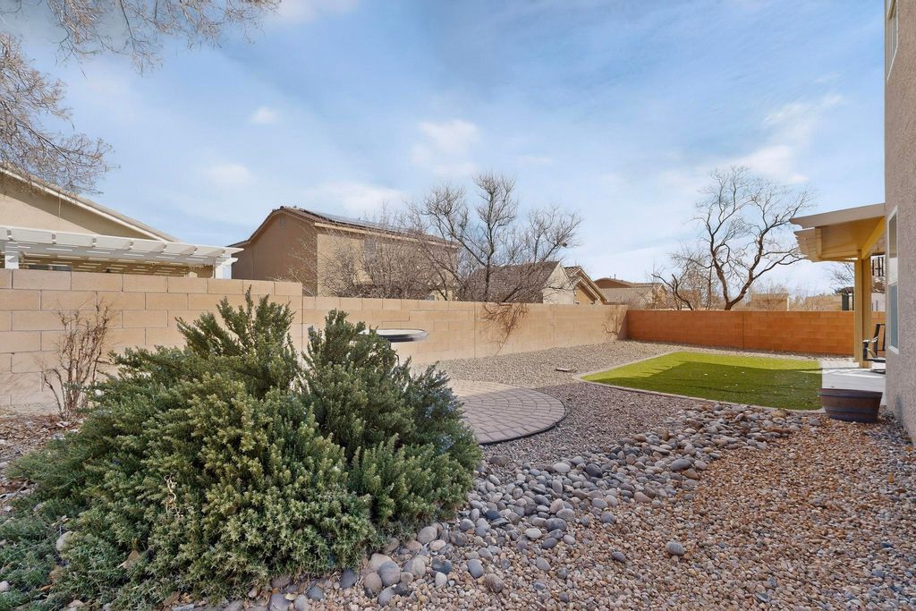 Image 42 of property listing at 3330 Campfire Street SW, Los Lunas, NM 87031