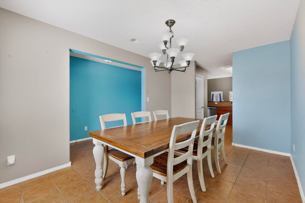 Image 5 of property listing at 3330 Campfire Street SW, Los Lunas, NM 87031