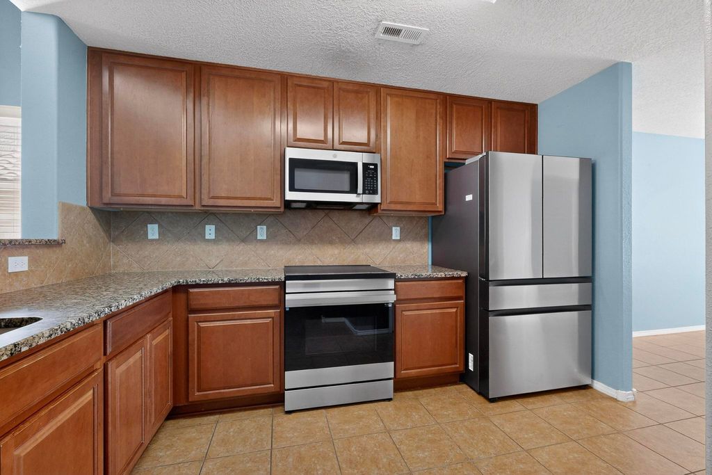 Image 7 of property listing at 3330 Campfire Street SW, Los Lunas, NM 87031