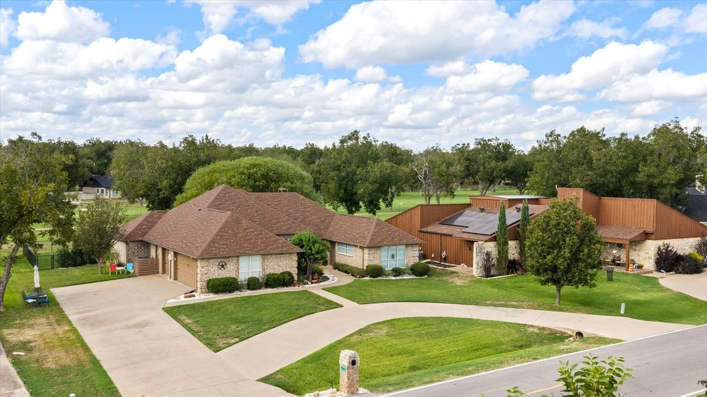 9004 Woodlawn Drive, Granbury, TX 76049 — photo 2