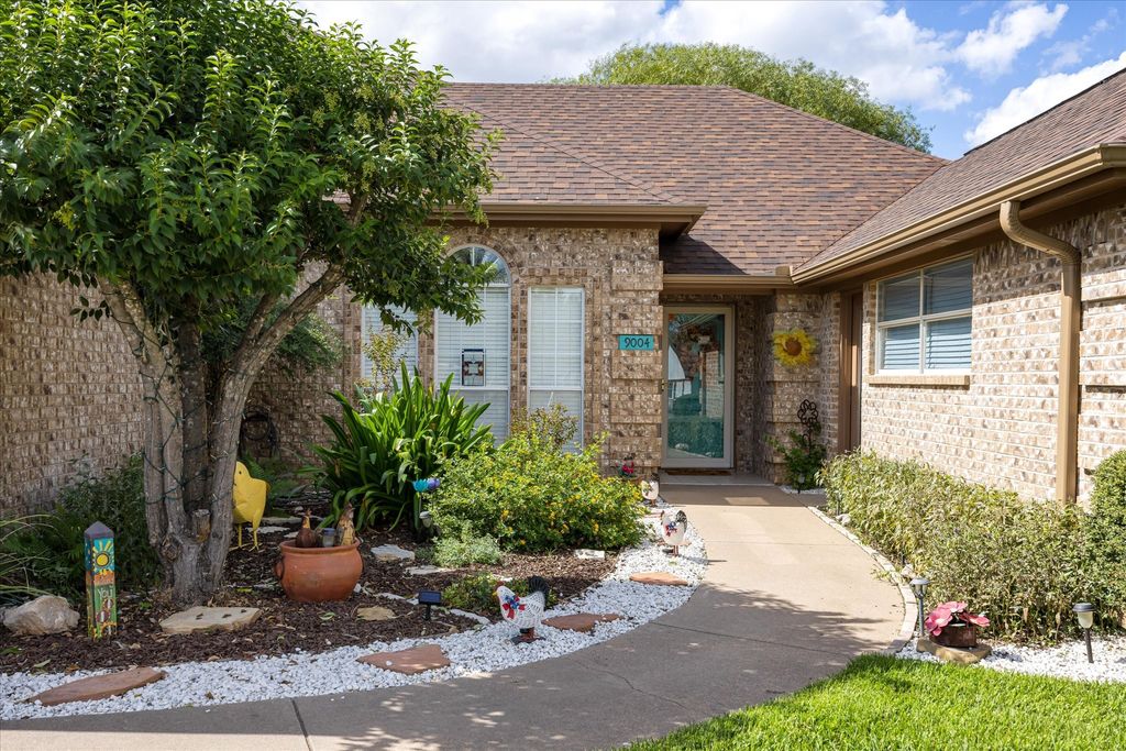 9004 Woodlawn Drive, Granbury, TX 76049 — photo 3
