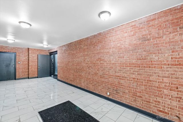 7319 N Rogers Avenue 104, Chicago, IL 60626