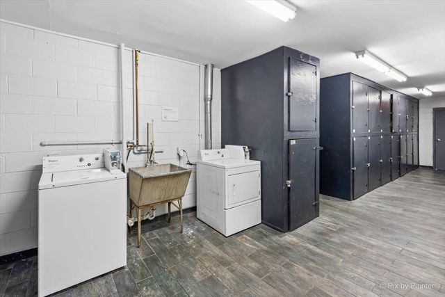 7319 N Rogers Avenue 104, Chicago, IL 60626